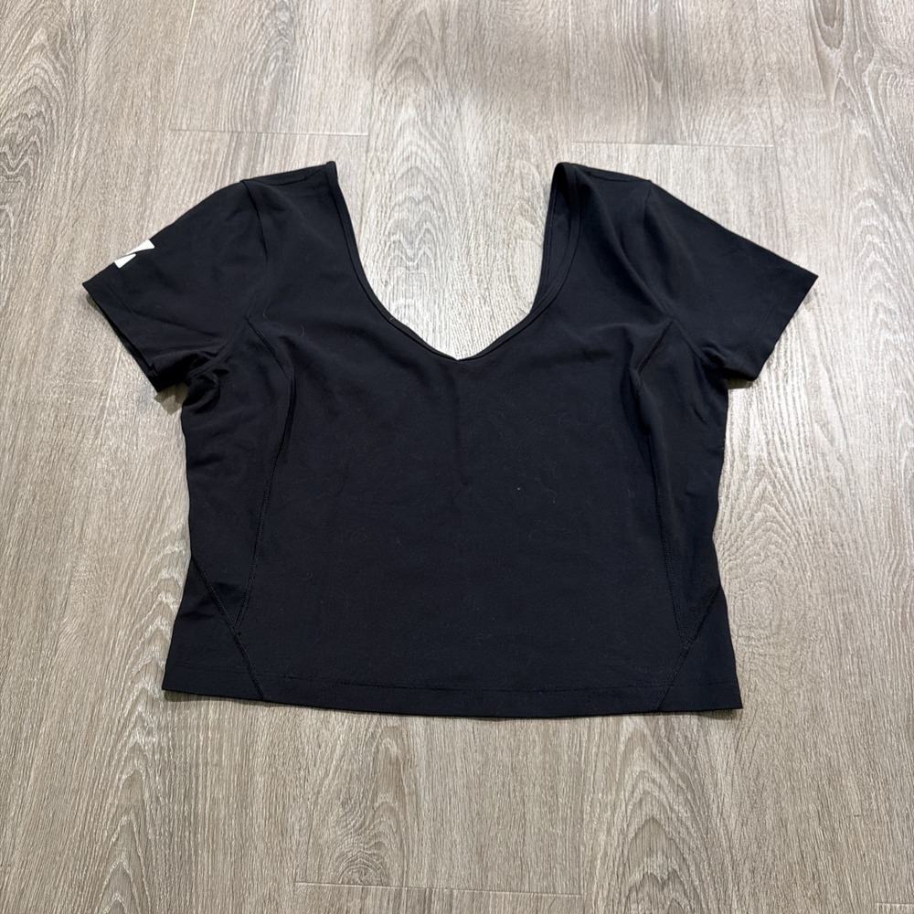 Lululemon Align Tee Nulu Slim Fit Cropped Length Size 8 Black